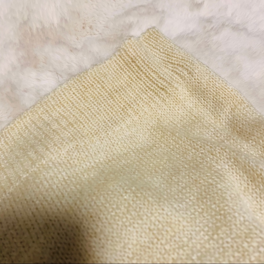 Sweater - Picture 5 of 6